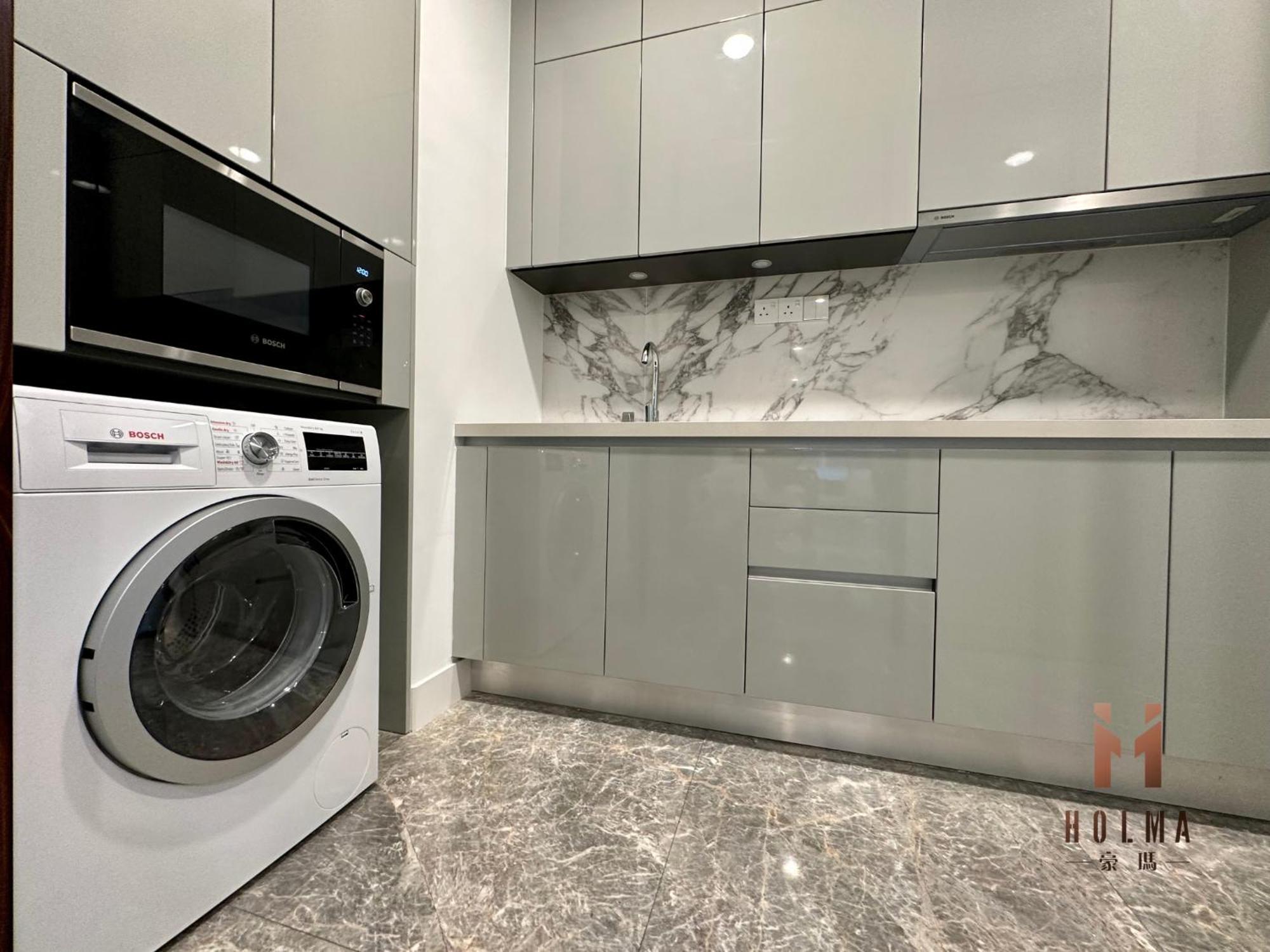 The Platinum 2 By Holma Apartment